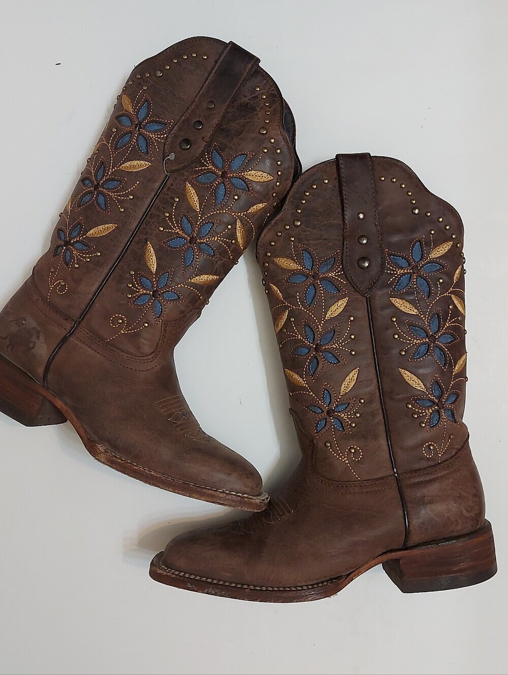 Botas Artillero Western Embroidered Brown Leather Cowboy Boots with Blue Accents